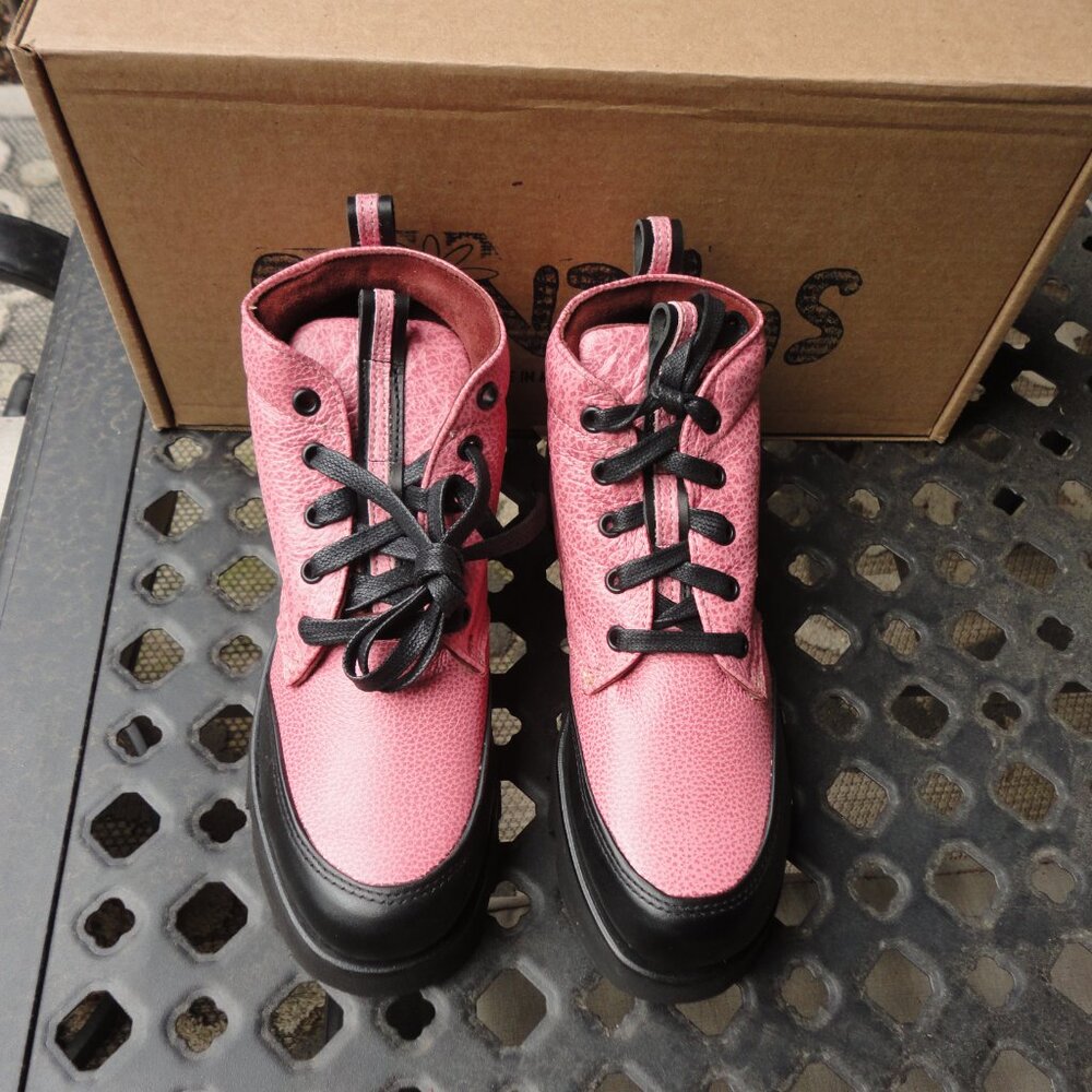 SHINDIGS Women's Pink Leather Hiking Boots Size 7B with Original Box - Picture 5 of 10